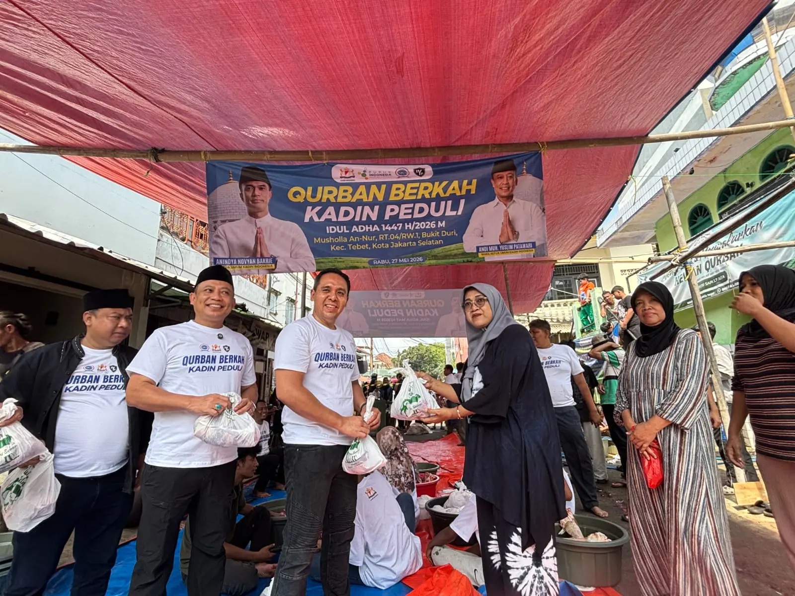 Gelar Kurban Berkah di Tebet, Kadin Indonesia Salurkan Hewan Kurban untuk 300 Warga Bukit Duri