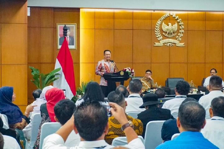 THR Tidak Boleh Dicicil atau Dipotong, Kadin: Kondisi Tiap Perusahaan Berbeda