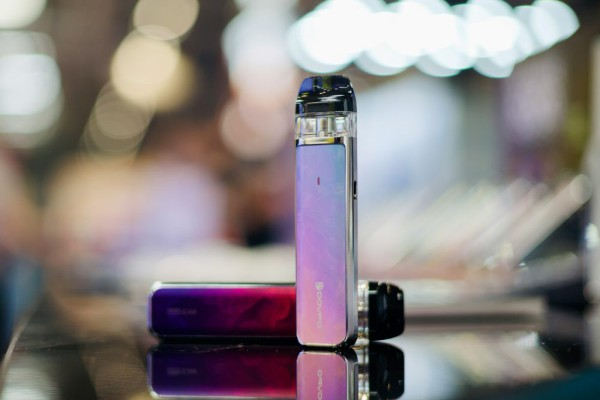Kadin: Kemenkes Perlu Kaji Ulang Aturan Kemasan Polos Rokok Elektronik